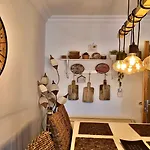 Moura - Clever Details