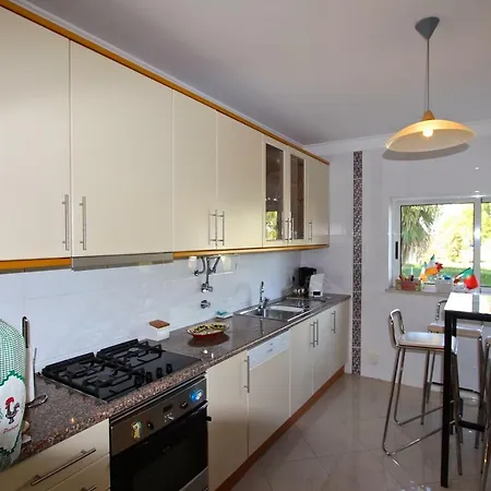 Moura - Clever Details