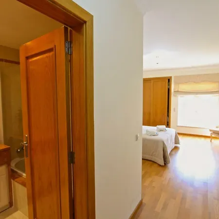 Moura - Clever Details