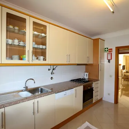 Moura - Clever Details