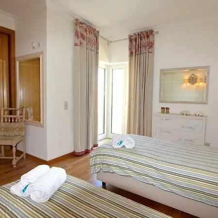 Moura - Clever Details *