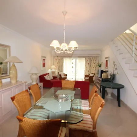 Moura - Clever Details アパート