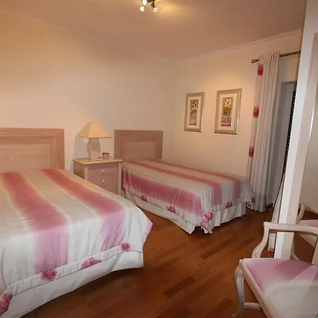 Moura - Clever Details *