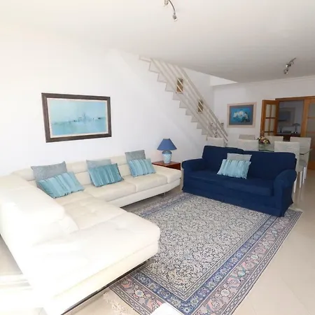 Moura - Clever Details