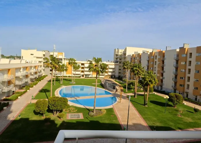 Moura - Clever Details