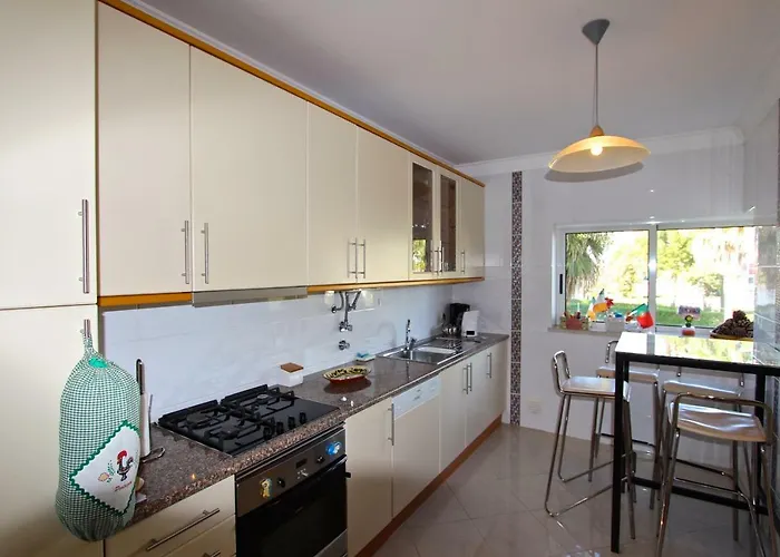 Moura - Clever Details