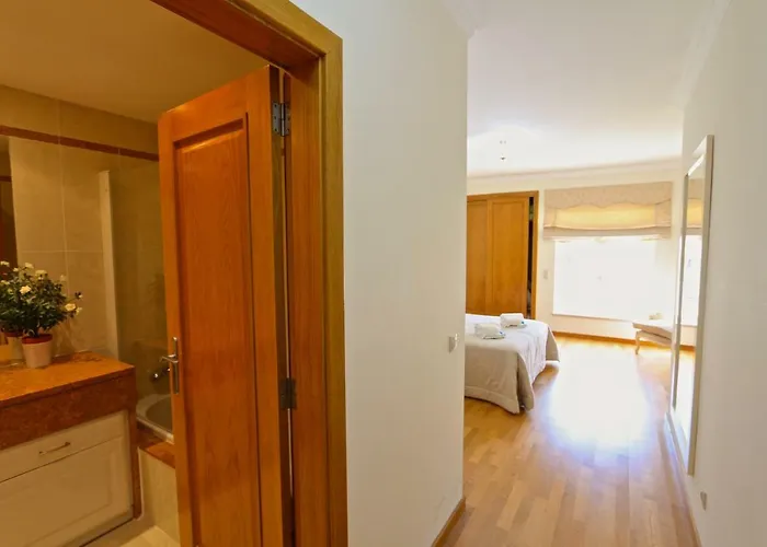 Moura - Clever Details