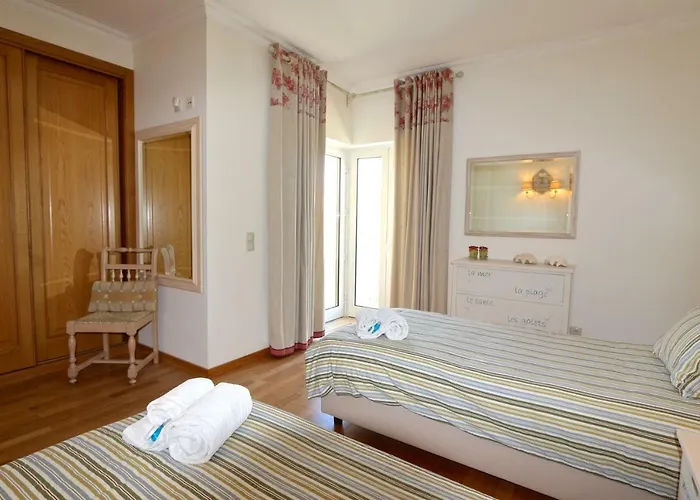 Moura - Clever Details *