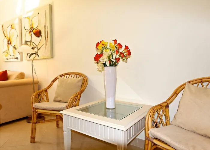 Moura - Clever Details * Vilamoura