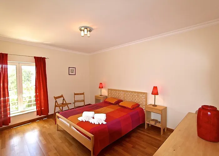 Moura - Clever Details *