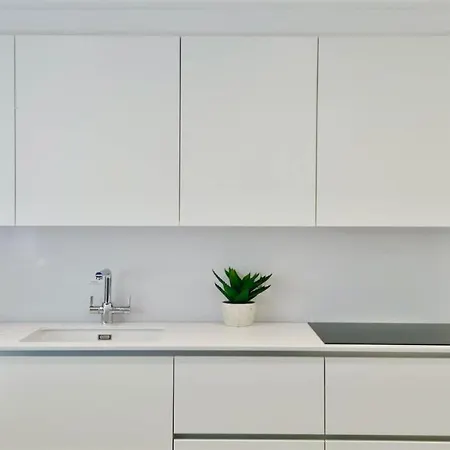 Moura - Clever Details *